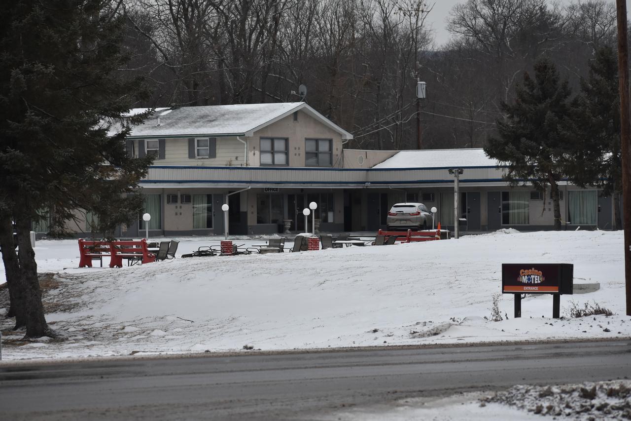 Casino Motel Swiftwater Exterior photo